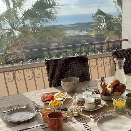 Bed and breakfast Sol Y Cielo *